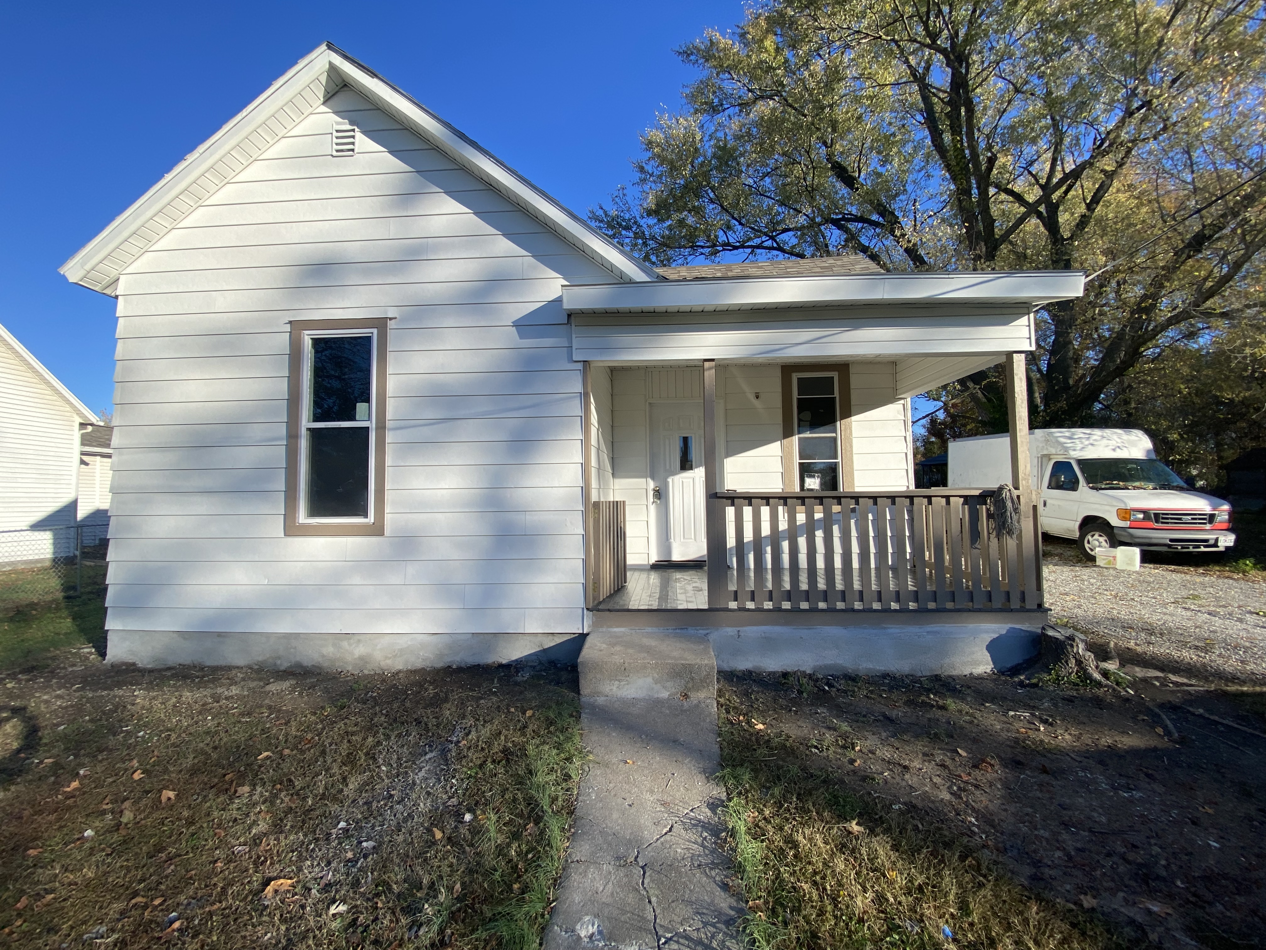 711 E Jefferson Pics 6.jpg